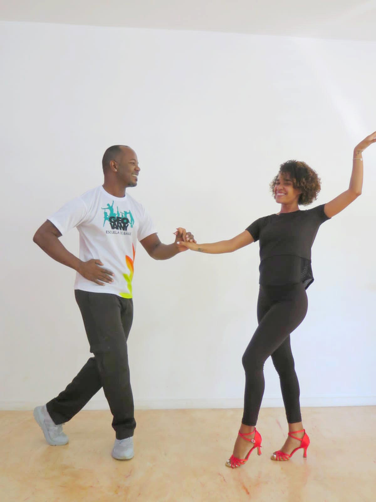 Geovanny de los santos escuela de baile