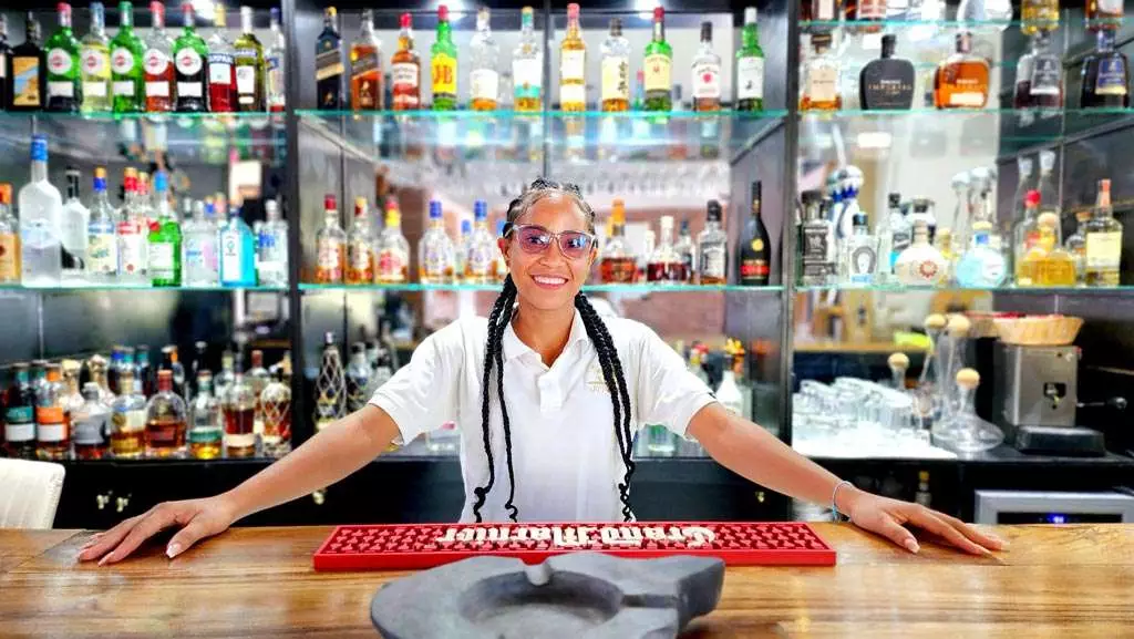 NiTaínos Cigar Lounge
